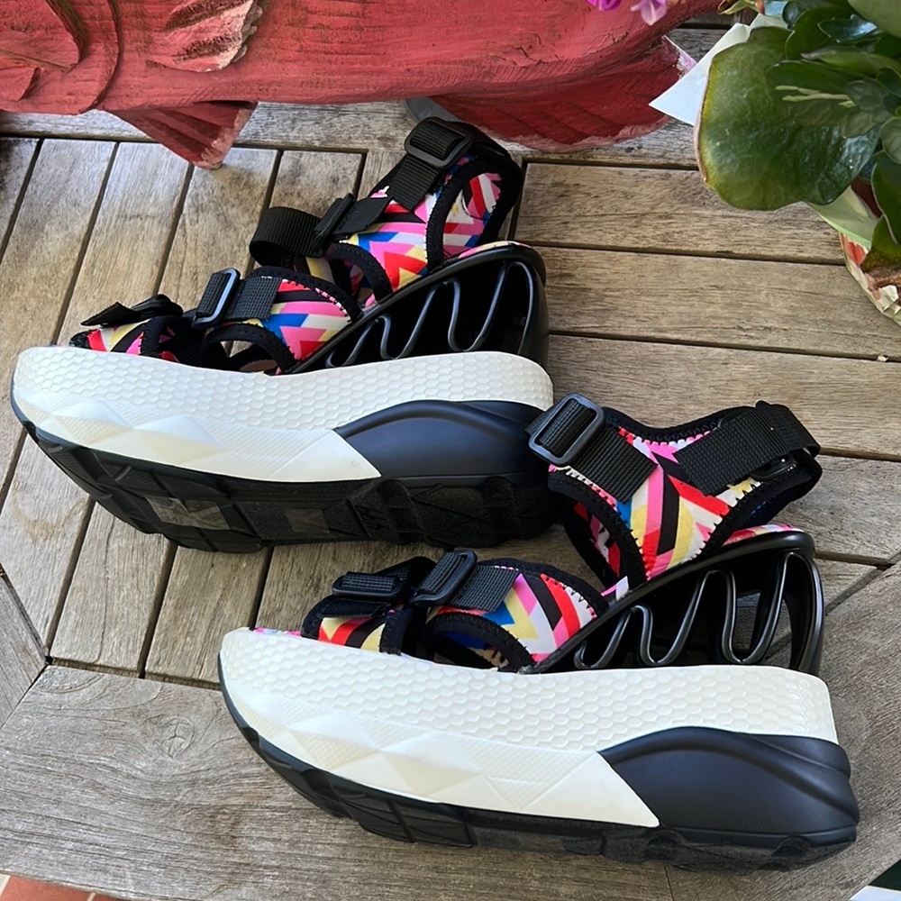 Cape Robbin Play Dirty Remix Platform Sandals Size 7 Wearable Art 🖼️ Like New - Picture 11 of 13